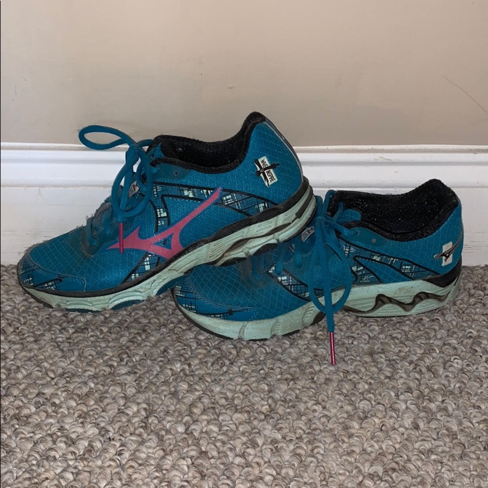 Mizuno running shoes
